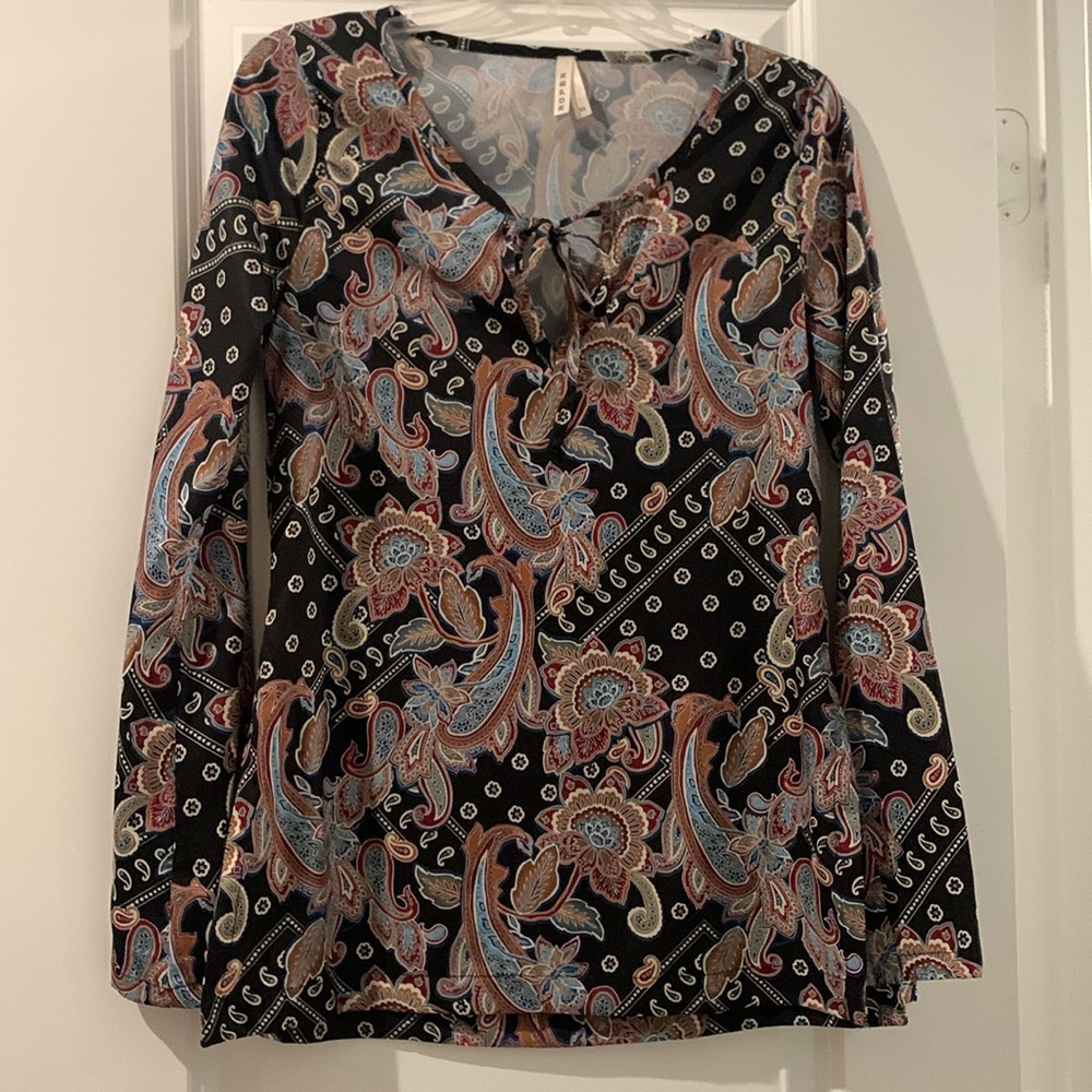 Roper black paisley top